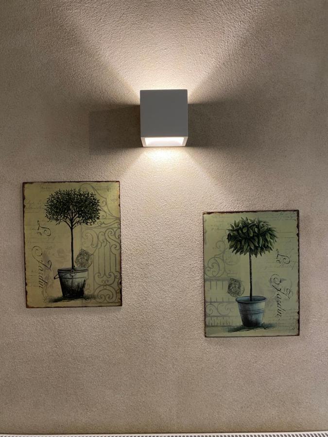Apartamento Aristi Boutique Stonehouse With Attic Exterior foto