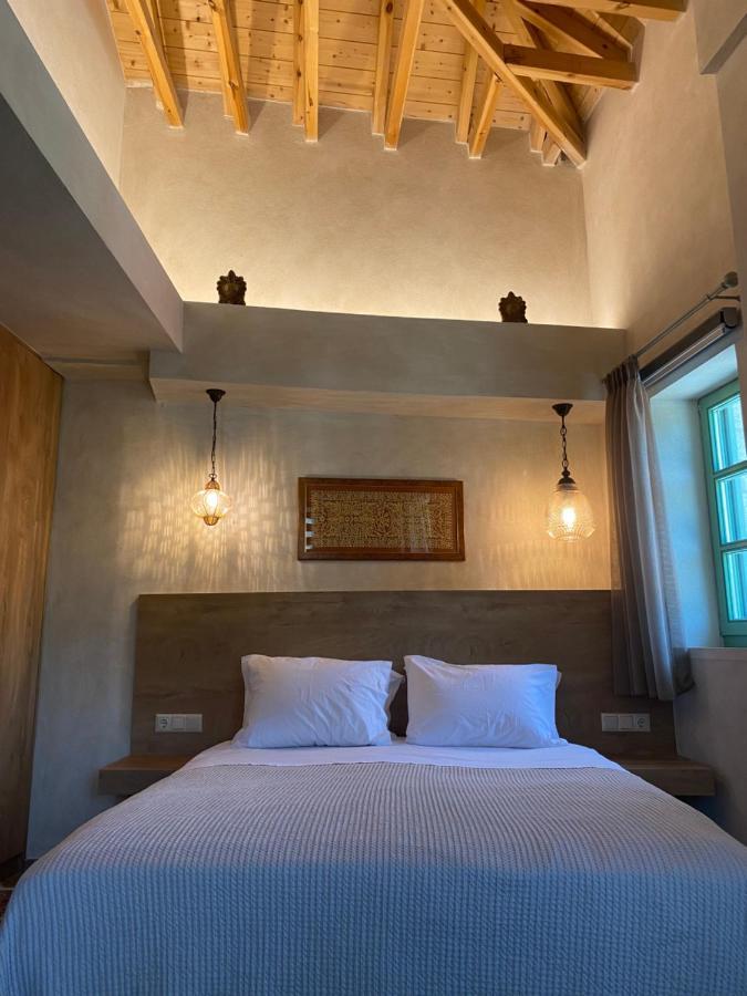 Apartamento Aristi Boutique Stonehouse With Attic Exterior foto