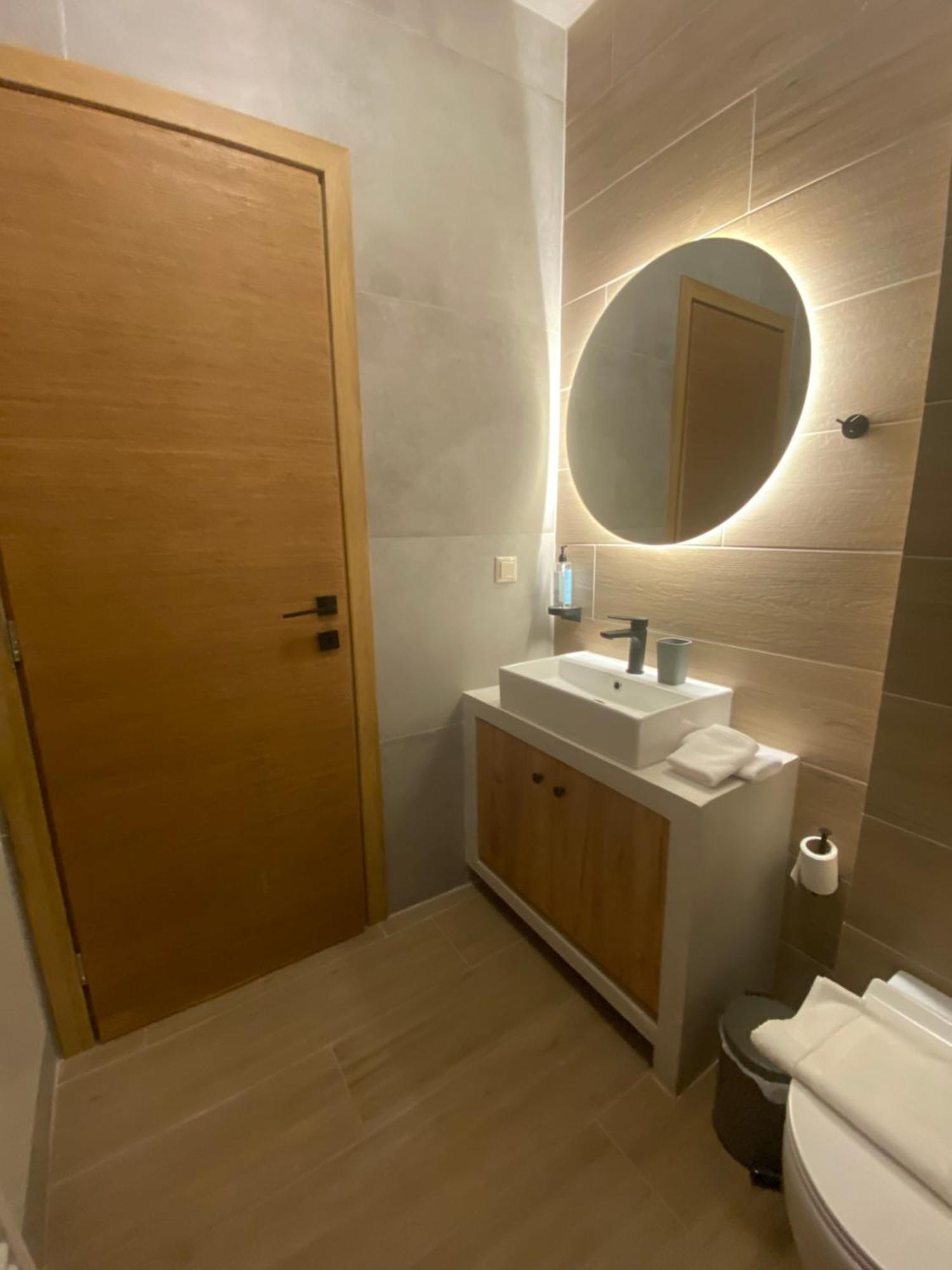 Apartamento Aristi Boutique Stonehouse With Attic Exterior foto