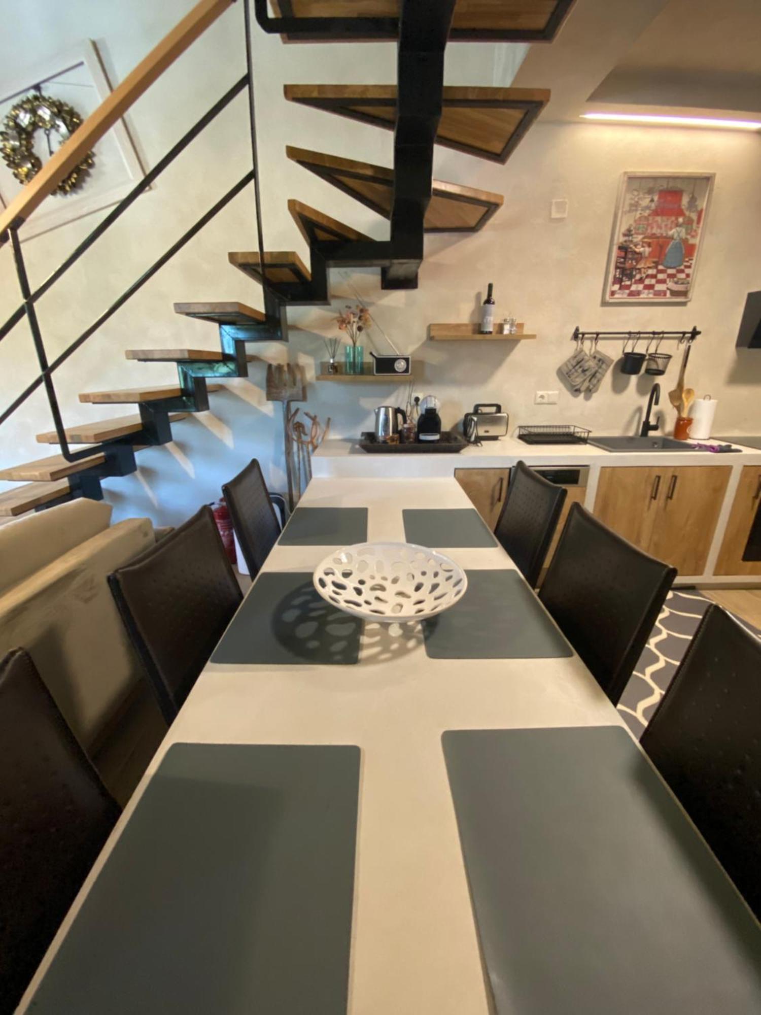 Apartamento Aristi Boutique Stonehouse With Attic Exterior foto