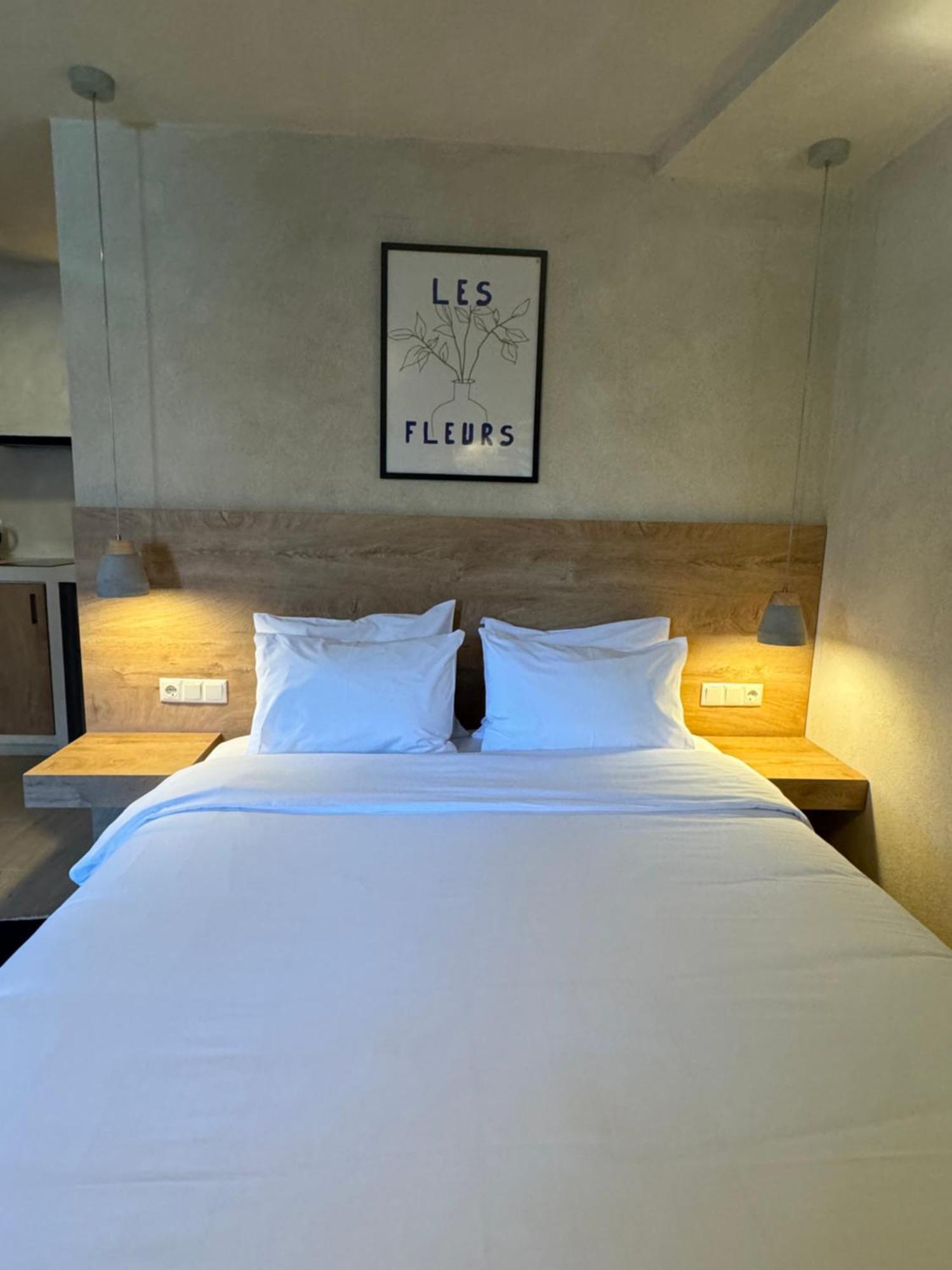 Apartamento Aristi Boutique Stonehouse With Attic Exterior foto