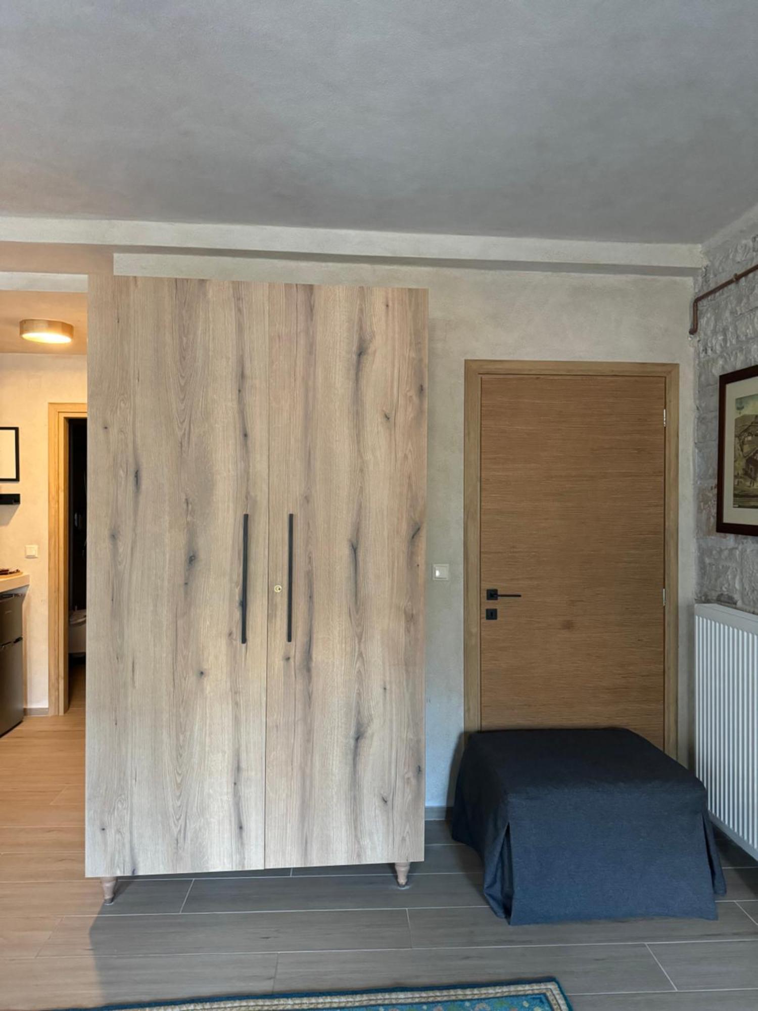 Apartamento Aristi Boutique Stonehouse With Attic Exterior foto