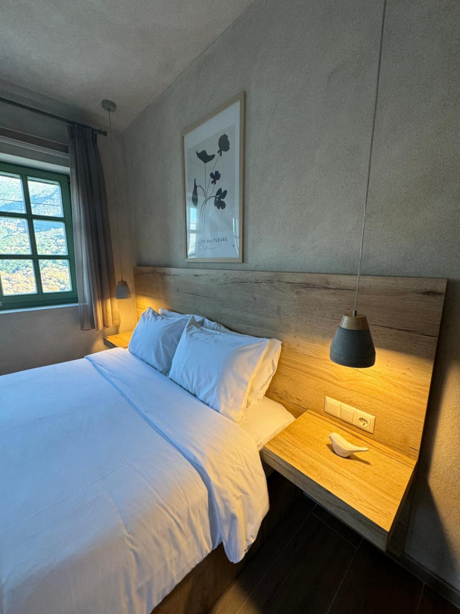 Apartamento Aristi Boutique Stonehouse With Attic Exterior foto